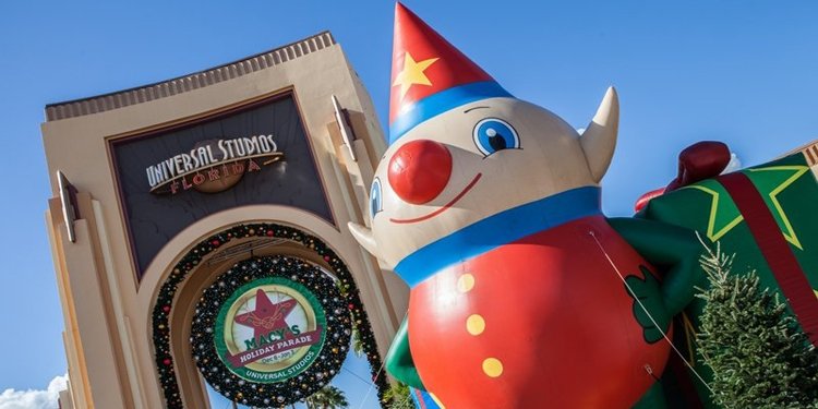 Christmas Comes to Universal Orlando!