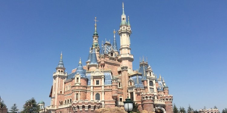 Divv's Visit to Shanghai Disneyland!