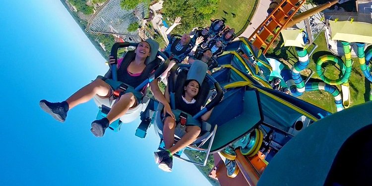 Robb & Elissa in the USA: Holiday World!