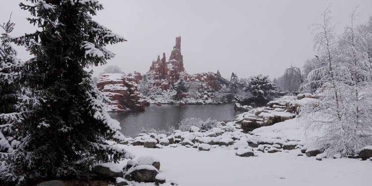 Disneyland Paris Resort in the Snow!