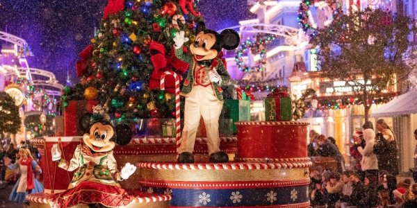 The Holidays at Walt Disney World Resort!